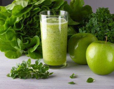 Taze yeşil smoothie