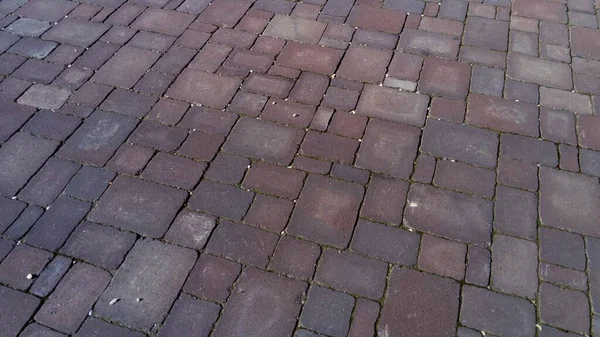 Cobbied Jalan Kota Tua Dilapisi Dengan Persegi Dan Ubin Batu — Stok Foto