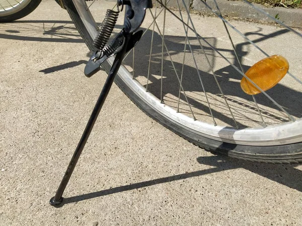 Llanta Pinchada Ciclo Bicicletas Carro Neumático Aplastado Asfalto Agujero Neumático —  Fotos de Stock