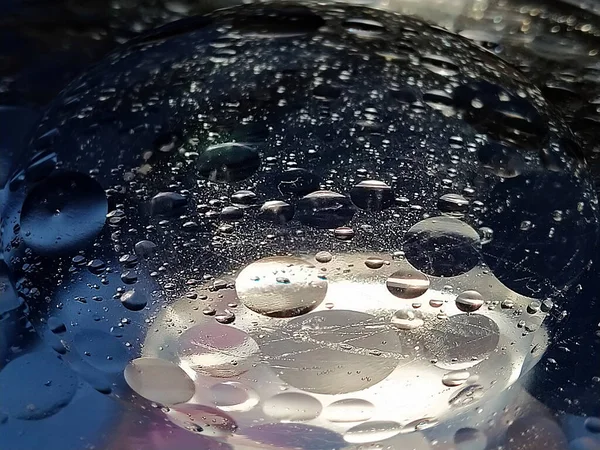 Gotas Redondas Diferentes Tamaños Gotas Aceite Agua Con Reflejo Color — Foto de Stock