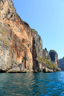 Phi Phi Leh Tayland güneyinde Ckear denizde