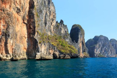 Phi Phi Leh Tayland güneyinde Ckear denizde