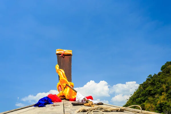 Kopf des Langschwanzbootes im thailändischen Meer — Stockfoto