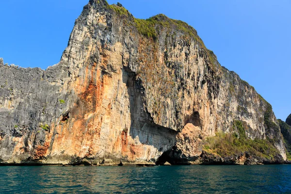 Ckear moře na Phi Phi Leh jihu Thajska — Stock fotografie