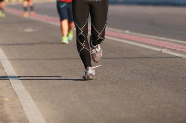 yolda çalışan maraton