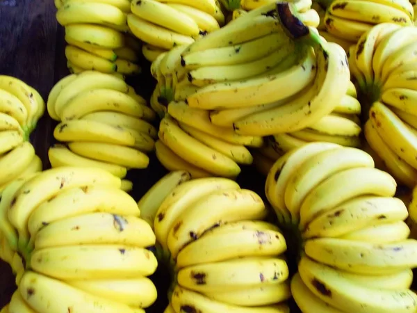 Μπανάνες Για Πώληση Στην Αγορά — Φωτογραφία Αρχείου