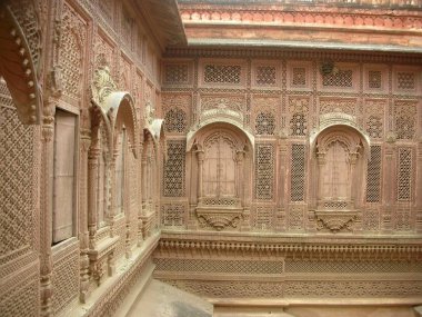 Eski bir Hint sarayının duvarları