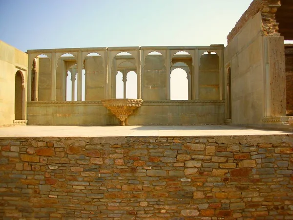 Ερείπια Ινδικού Παλατιού Στη Ρατζαστάν Της Ινδίας — Φωτογραφία Αρχείου