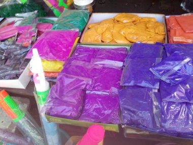 Festival sezonunda renk satışı