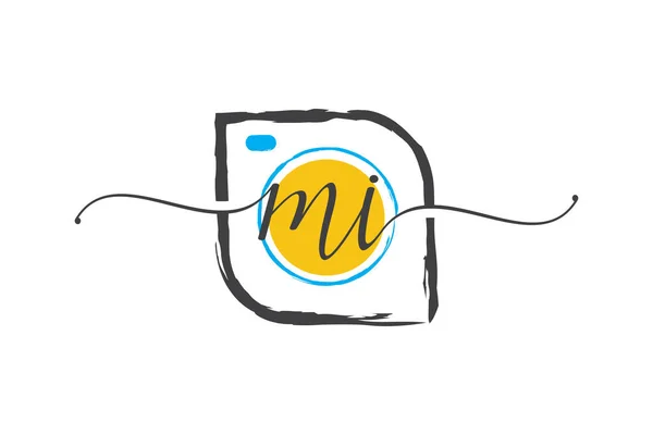 Initial Handwriting Logo Design Brush Photography Logo Concept — Stock Vector