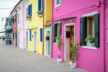 Burano, Venedik, İtalya 'daki renkli evler