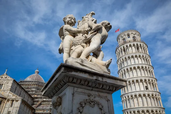 Marble statue in Pisa, Tuscany, Italy — Stock Photo, Image