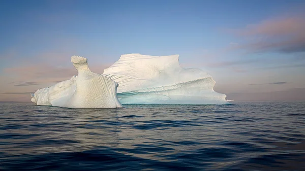 Groenland glaciers Ilulissat à l'océan — Photo