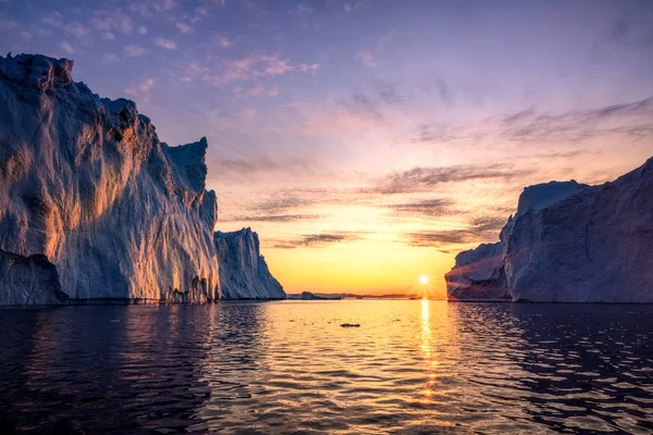 Ghiacciai Ilulissat della Groenlandia all'oceano — Foto Stock