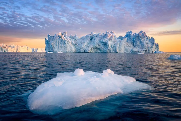 Grónsko Ilulissat ledovce u oceánu — Stock fotografie