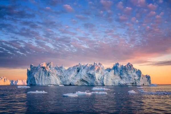 Grónsko Ilulissat ledovce u oceánu — Stock fotografie