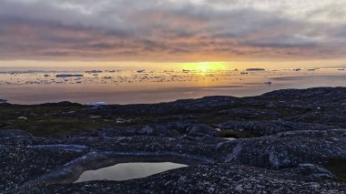 Batı Grönland llulissat Jakobshavn Jacobshaven gökyüzü gün batımı