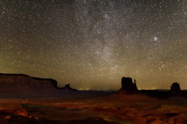 Monument Valley View in night