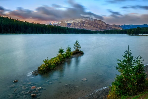 Dos Jack Lake al amanecer por la mañana — Foto de Stock