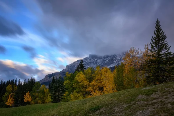 At Two Jack Lake in morning sunrise — Stock Photo, Image