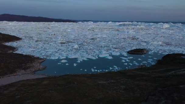 Groenland Ilulissat gletsjers aan zee — Stockvideo