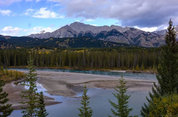 Bow River Banff Nemzeti Park Alberta napkelte — Stock Fotó