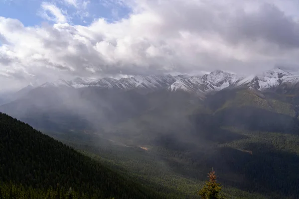 Sulphur Mountain Banff, Alberta Kanada destino de viaje —  Fotos de Stock