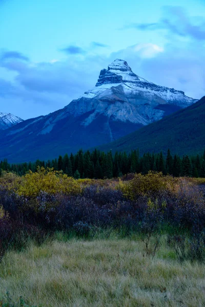 Pilot Mountain Banff, Alberta Kanada travel destination — Φωτογραφία Αρχείου