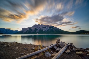 Lake Minnewanka Banff, Alberta Kanada travel destination