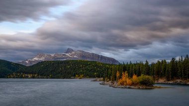 Lake Minnewanka Banff, Alberta Kanada travel destination