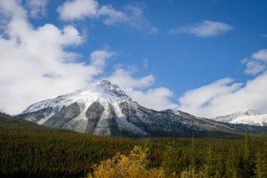 Sonbahar kış dağları Alberta Kanada seyahat noktası