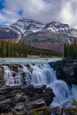 Athabasca Şelalesi, Jasper Alberta Kanada seyahat merkezi