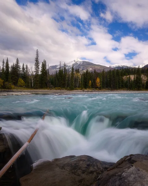 Athabasca Falls, Jasper Alberta Kanada destino de viagem — Fotografia de Stock
