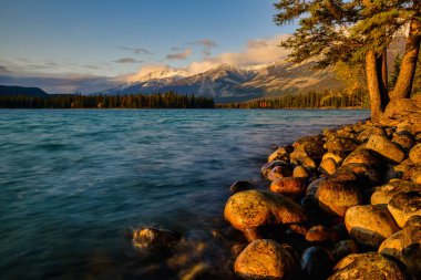 Edith Lake, Jasper Alberta Kanada seyahat yeri