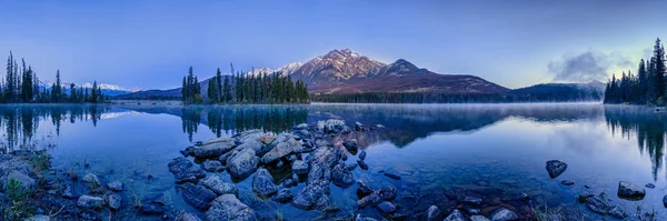 Lago Pirámide, Jasper Alberta Kanada destino de viaje — Foto de Stock