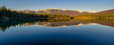 Anette Gölü, Jasper Alberta Kanada seyahat merkezi