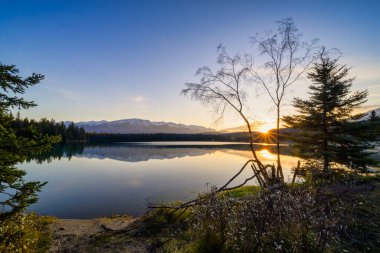 Anette Gölü, Jasper Alberta Kanada seyahat merkezi