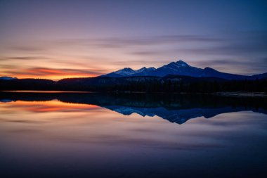 Anette Gölü, Jasper Alberta Kanada seyahat merkezi