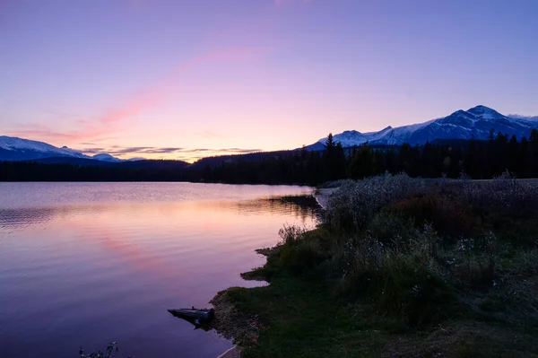 Edith Lake, Jasper Alberta Kanada 여행지 — 스톡 사진