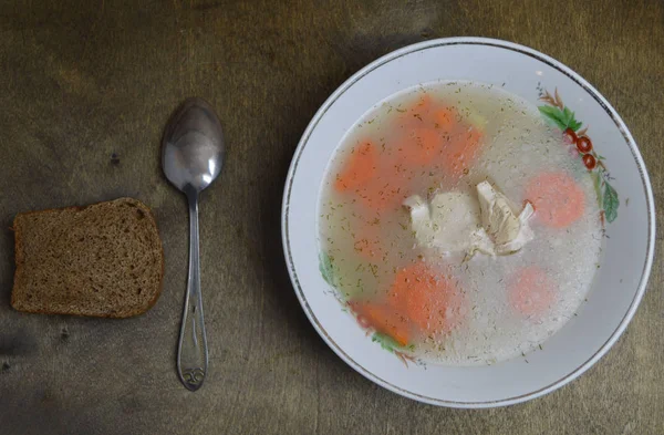 Sopa Saborosa Bem Como Uma Colher Pão Estão Mesa — Fotografia de Stock