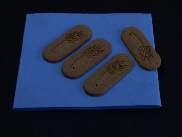 Дієтичне Печиво Лежить Синьому Фоні — стокове фото
