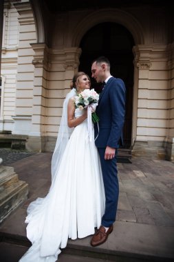 Gelin ve damat düğün gününde