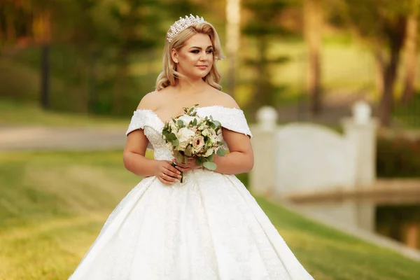 Autumn Wedding Photography - beautiful bride.