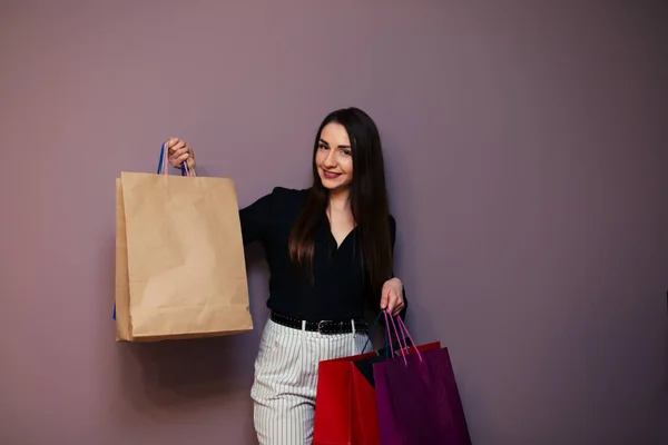 Young Woman Goes Shopping Colored Packages — Stock Photo, Image