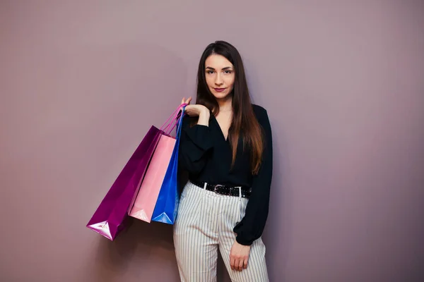 Beautiful Young Girl Goes Shopping — Stock Photo, Image