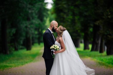 hippi düğünü, güzel bir çift, düğün günü, yaz.