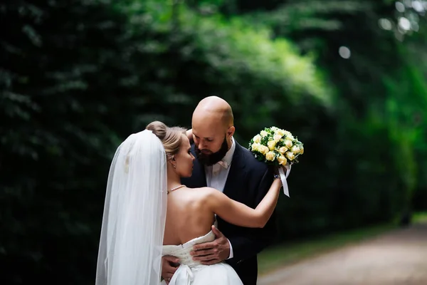 Beau Couple Blond Leur Jour Mariage — Photo