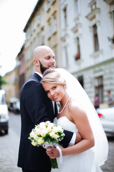 Lovely Wedding Couple Walking Wedding Day — Stock Photo, Image