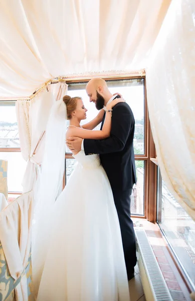 Nettes Ehepaar Café Hochzeitstag — Stockfoto