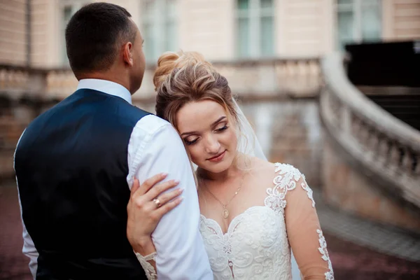 Bride Groom Walk Together Park Charming Bride White Dress Groom — 스톡 사진